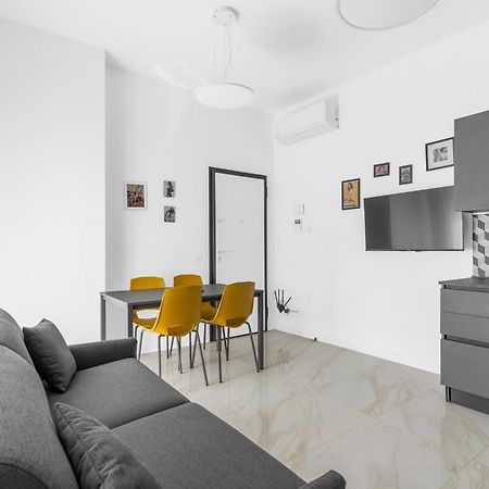 Mi Casa - Appartamento In Ponte Nuovo Milan Exterior photo